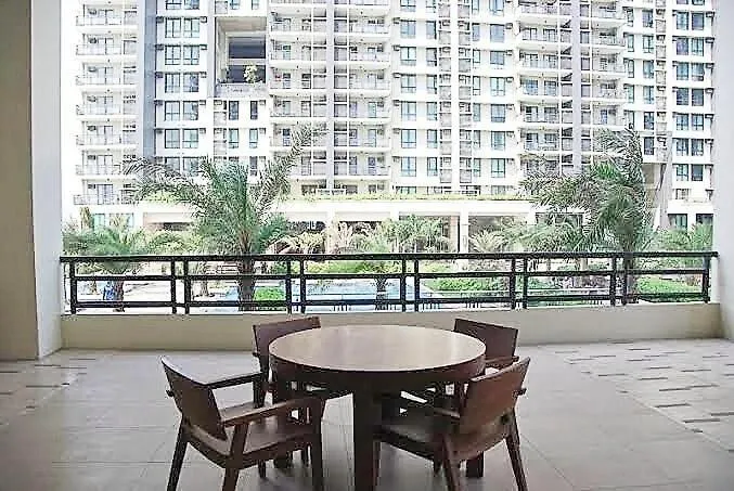 Flair Towers Urban Staycations *