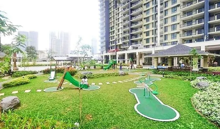 Flair Towers Urban Staycations * Manila